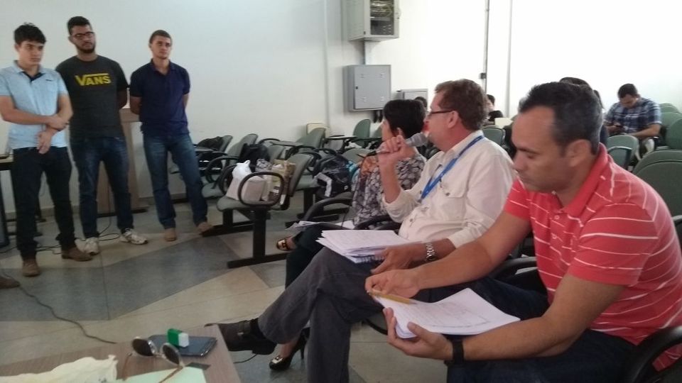 Uma das turmas de alunos durante apresentação do plano de negócios para a banca (Foto: Curso de Zootecnia/Divulgação)