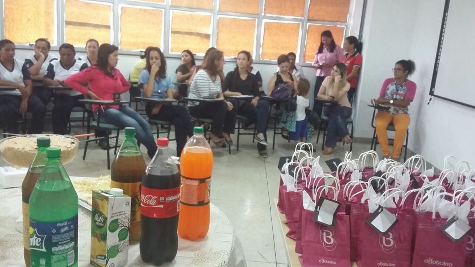 Comemorações em Gurupi reuniram docentes, técnicas e terceirizadas (Foto: Divulgação Direção do Câmpus)