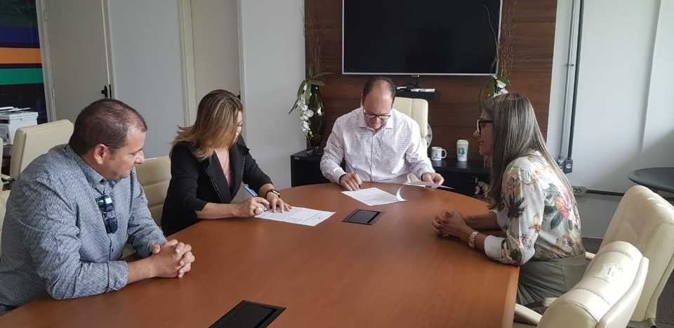 Reunião para assinatura de Termo de Intenções entre a UFT e a DPE_TO (Foto_Cinthia Abreu_DPE_TO)