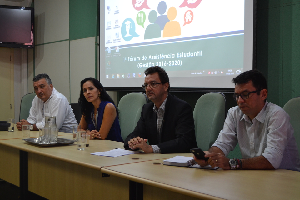 Mesa Composta por Pró-Reitores Foto Elini Oliveira/ Dicom