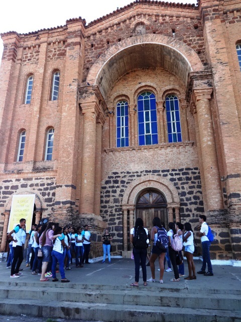 Participantes percorrem o centro histórico de Porto Nacional (Foto: Divulgação)