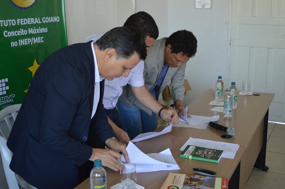Momento da assinatura do Protocolo de Intenções (Foto: Divulgação)
