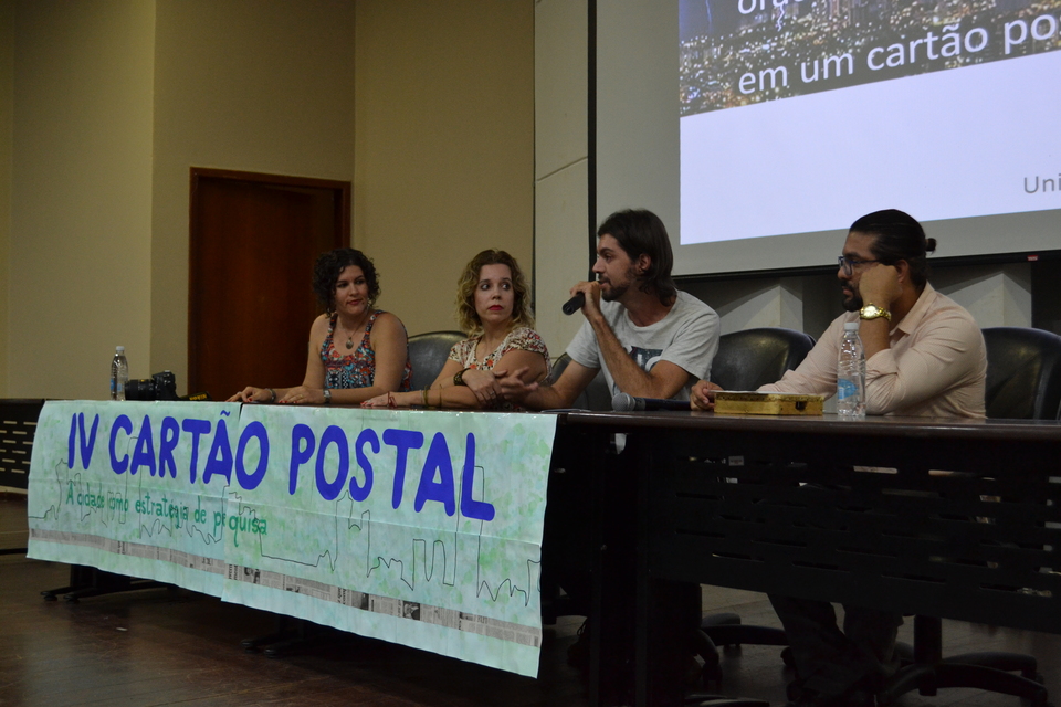 Mesa da conferência de abertura abordou a temática da Cidade como estratégia de pesquisa (Foto: Samuel Lima/Dicom)