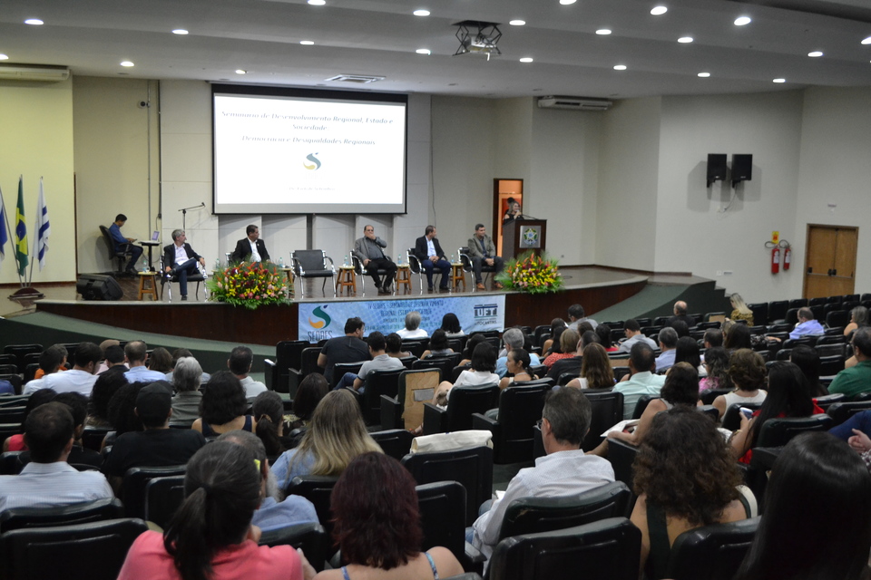 Mesa de Autoridades na abertura do IV Sedres (Foto: Poliana Macedo)