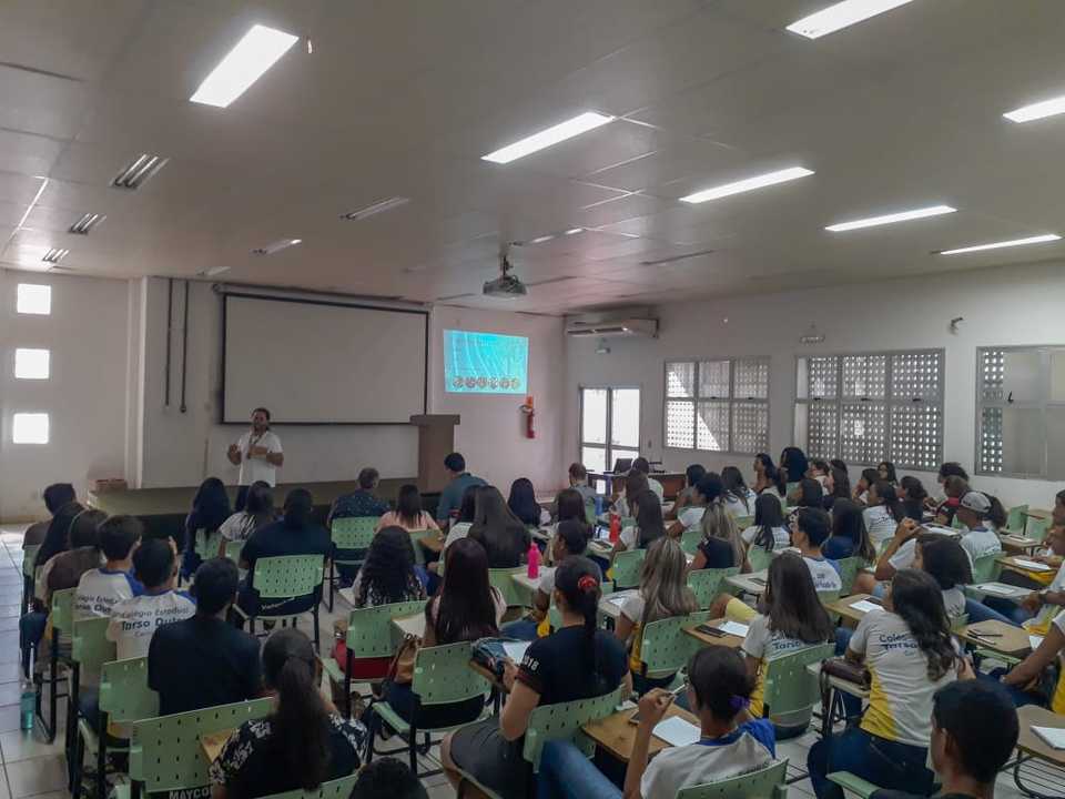 Estudantes participaram de atividades no auditório do Câmpus (Foto: Valney Valdevino/Divulgação)