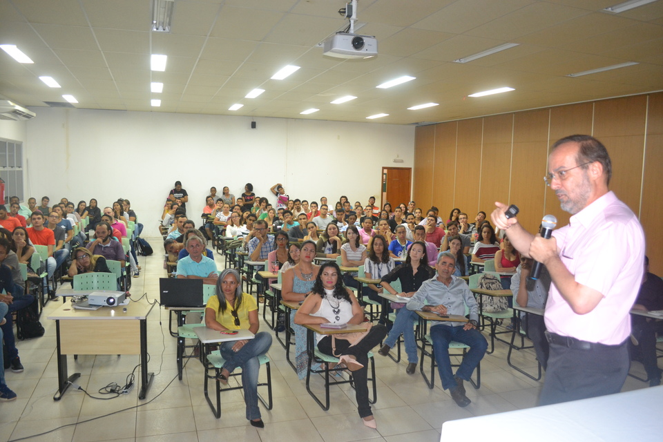 Custódio falou para uma plateia de mais de 100 pessoas, entre técnicos, docentes e alunos (Foto: Divulgação)