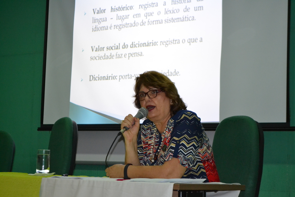 Professora da UFMS, Maria Aparecida Negri Isquerdo, fala sobre a questão do léxico no Brasil e o ensino na educação básica.Foto_João Batista Araújo