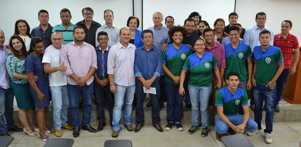 Comunidade acadêmica celebra o anúncio das obras de expansão em Miracema (Foto: danieldossantos)