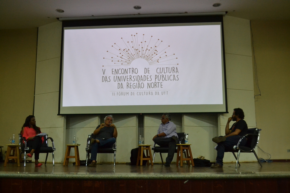 Os palestrantes em discussão na tarde desta terça-feira (10) (Foto: Heloísa Cipriano/Dicom)