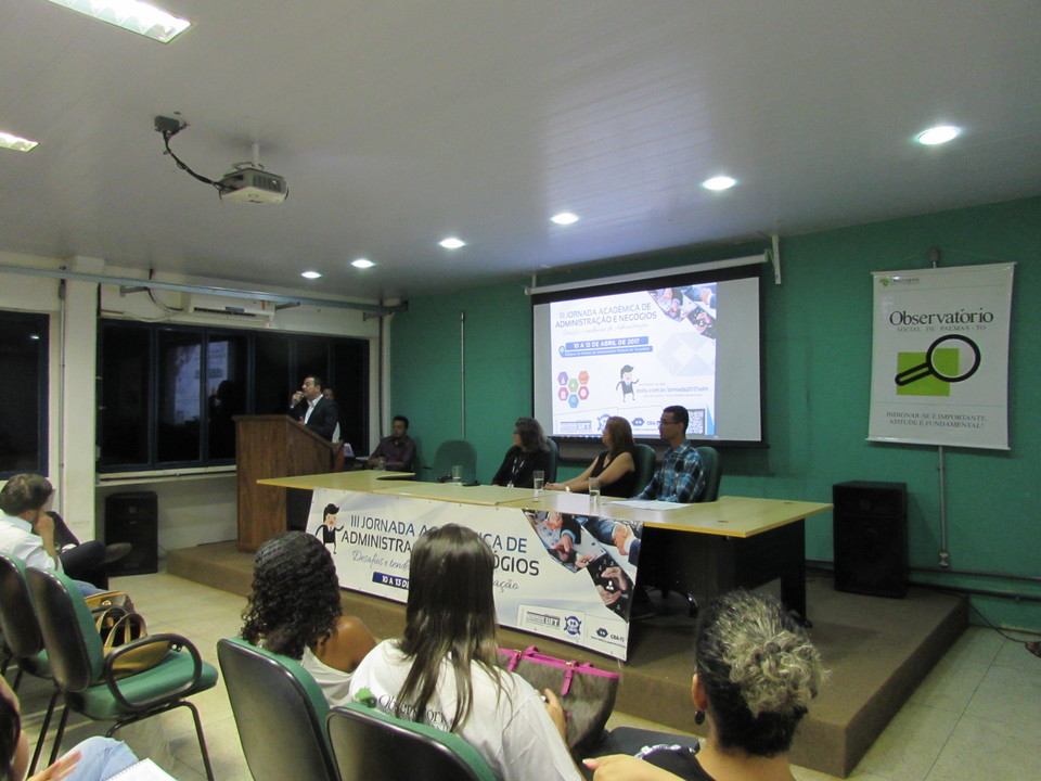 Mesa de abertura da III Jornada de Administração, no auditório do Bloco III (Foto: Wagno Sobrinho/Divulgação)