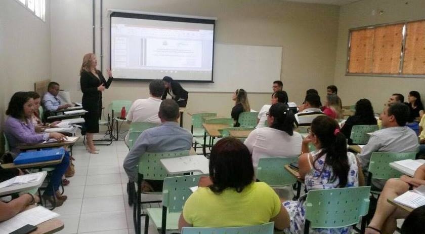 Aula realizada para o curso Ead em Administração Pública no polo de Gurupi.jpg (Foto: Divulgação DTE/UFT)