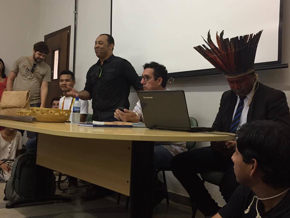 Mesa-redonda de abertura do Seminario Indigena no Câmpus de Porto Nacional (Foto: Divulgação Comunicação do Câmpus)