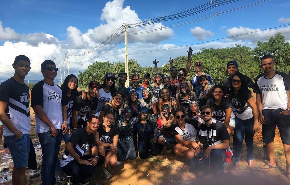 Atlética Insana na primeira semana de aula em confraternização do trote aos calouros de Engenharia de Alimentos. (Foto: Divulgação).