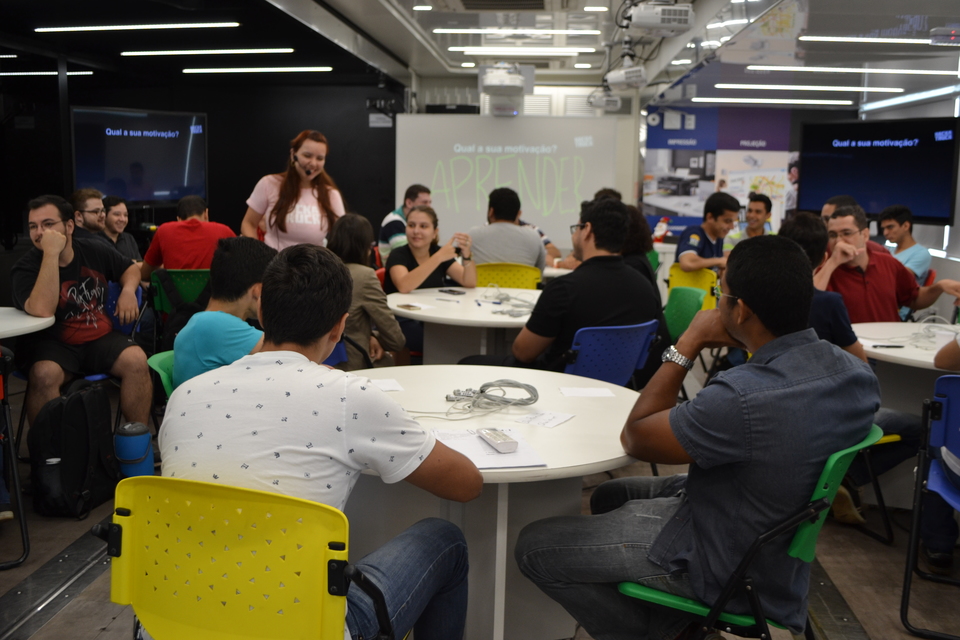Estudantes de Ciências da Computação participam do projeto (Foto: Erica Regina)
