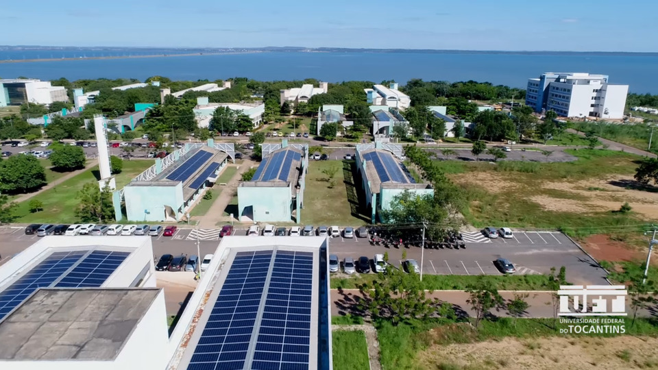 As 1.820 placas estão instaladas em diversos prédios do Câmpus de Palmas e geram 77 mil Kwh (Foto: Setor de Audiovisual / UFT)