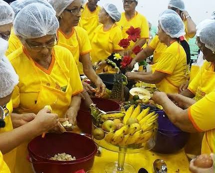 Acadêmicas da UMA em particpação do Projeto Culinária Afetiva. Foto: Divulgação