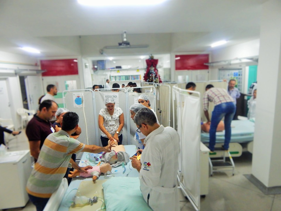 Curso de reanimação cardiopulmonar envolveu profissionais do HDT-UFT (Foto: Daianni Parreira/HDT-UFT)