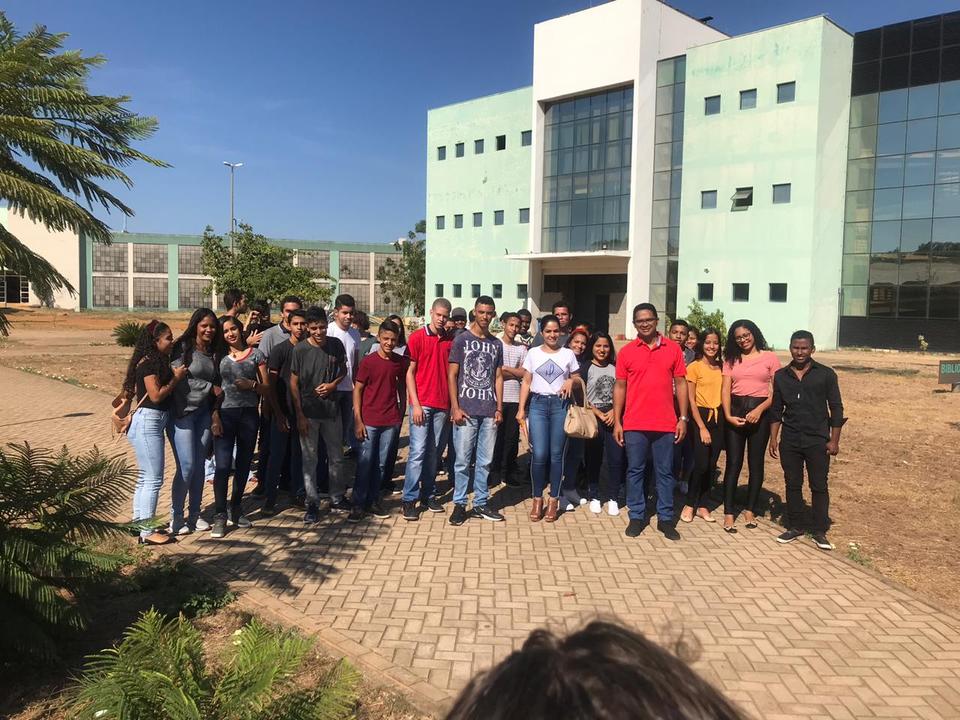 Estudantes conheceram vários ambientes no Câmpus de Palmas (Foto: Bárbara Maciel / Proex)