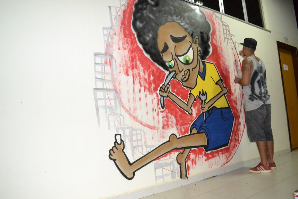 Grafitagem foi uma das atividades desenvolvidas durante a Calourada Cultural (Foto: Rodrigo Mamédio/Divulgação)