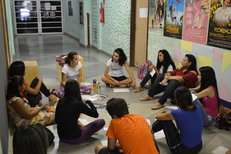 Participantes relataram seus deslocamentos pela cidade para descrever o olhar (Foto: Lukas Ramos)