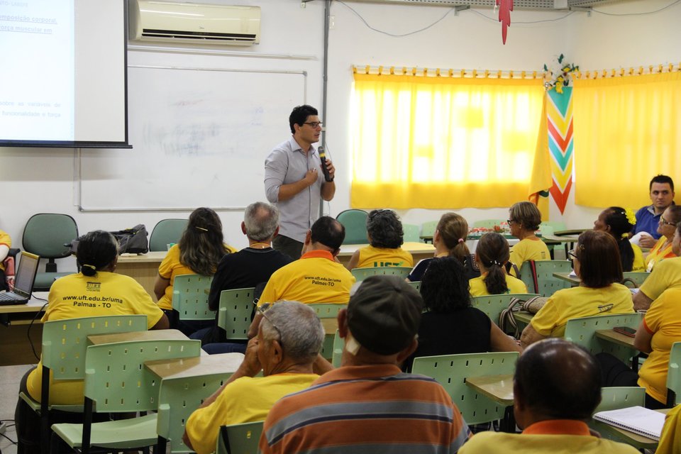 Aulas na sede da Universidade da Maturidade (Foto: Fábio Almeida/UMA)