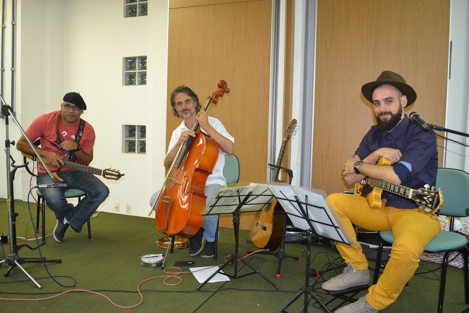 Série de apresentações do Babaçu Trio teve início no Câmpus de Gurupi (Foto: Mateus Luz/ Divulgação)