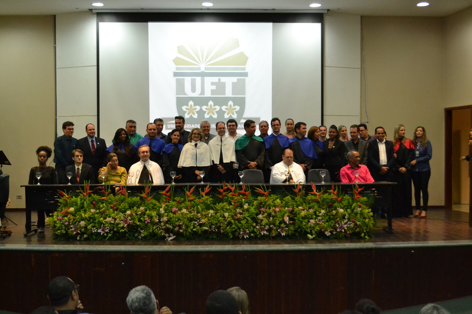 Mesa da solenidade de posse com equipe gestora para 2017-2021 (Foto: Samuel Lima/Dicom)