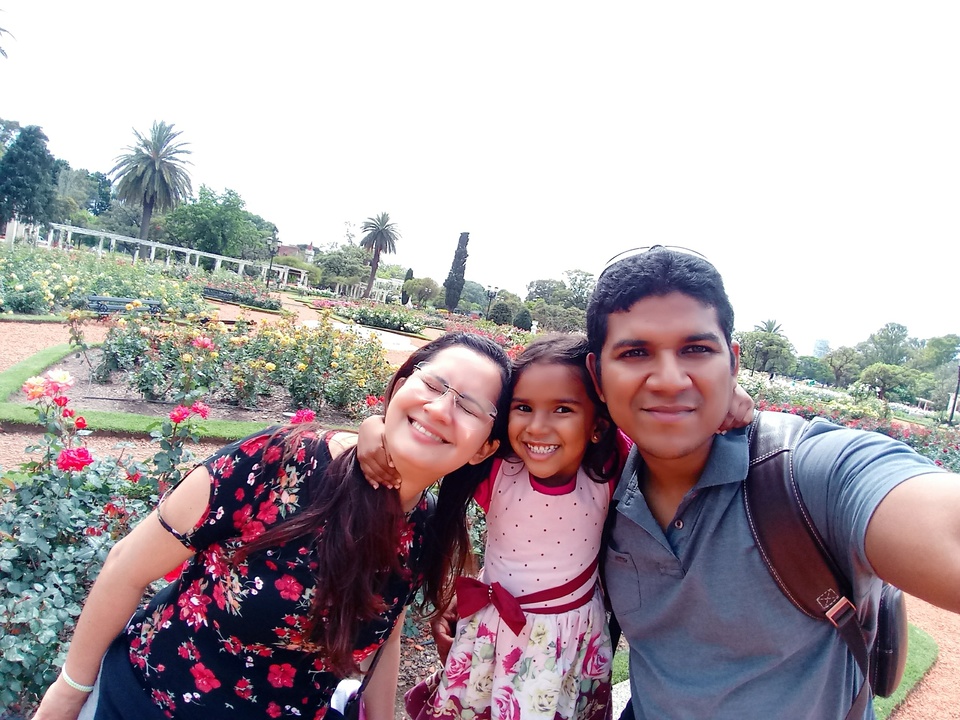 Professor Tanilson Dias com sua família em intercâmbio do doutorado na cidade de La Plata - Argentina (Foto: Arquivo Pessoal)