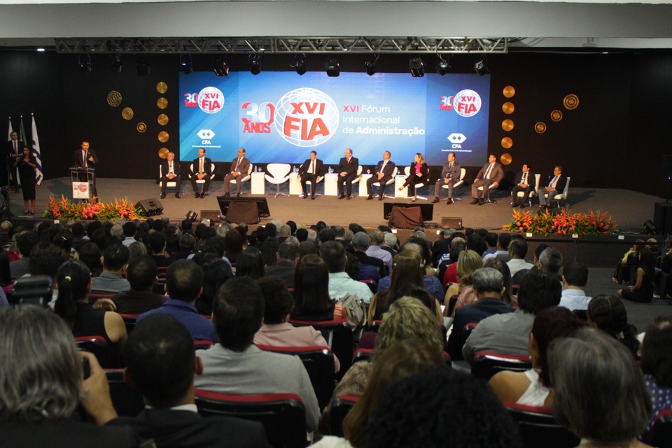 Abertura da FIA contou com a participação do reitor da UFT entre autoridades federais, estaduais, municipais e classistas (Divulgacao CRA-TO)