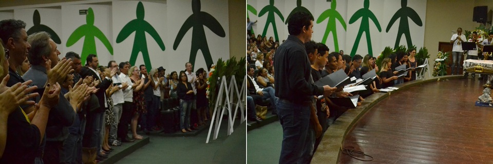 Momentos de emoção no velório: uma salva de palmas e a canção do Coral UFT em Canto (Fotos: Samuel Lima)
