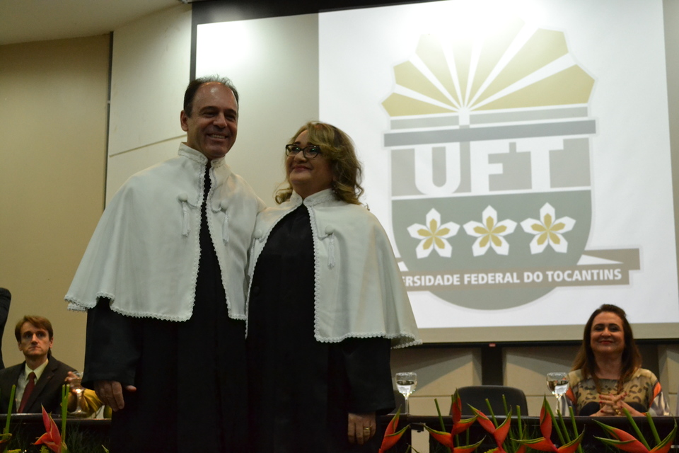 Bovolato (e) e Ana Lúcia ficarão à frente da UFT pelo quadriênio 2017-2021 (Foto: Samuel Lima/Dicom)