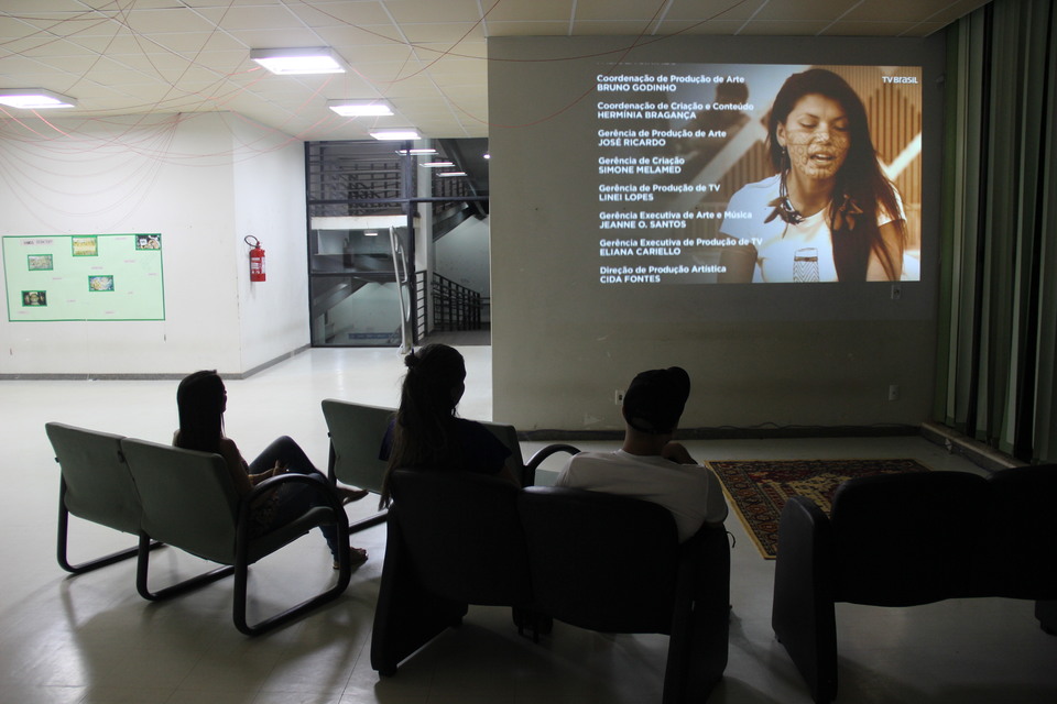Projeto exibiu filmes no foyer da Biblioteca Central (Foto: Divulgação)