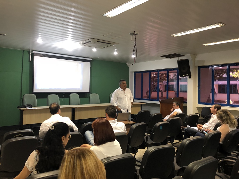 Reunião foi comandada pelo pró-reitor Eduardo Andrea Lemus Erasmo, da Proap (Foto: Divulgação)