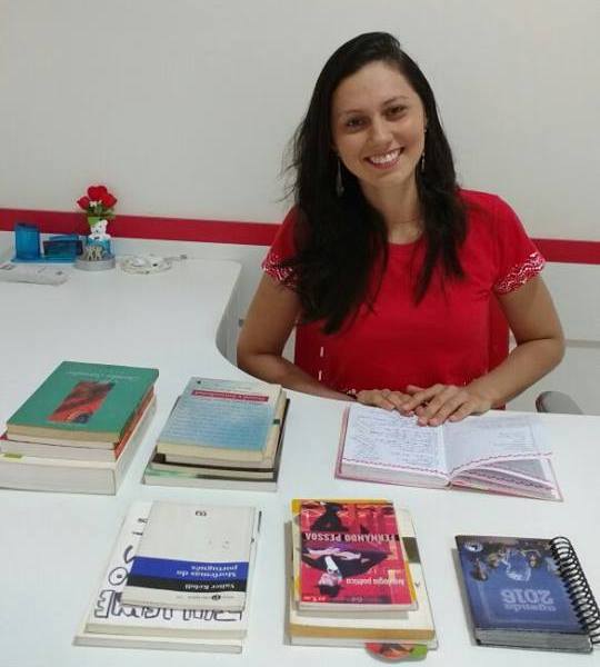 Julienne Silveira, mestranda em Literatura (Foto: arquivo pessoal)