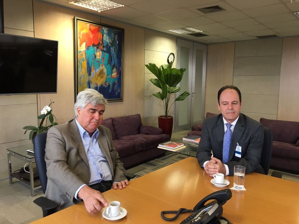  Bovolato em reunião com o presidente da Capes. Foto: Divulgação