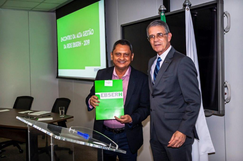 Superintendente do HDT-UFT e o presidente da Ebserh (Foto: Ebserh/Divulgação)