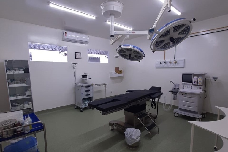 O novo centro cirúrgico conta com duas salas cirúrgicas, uma sala de recuperação pós-anestésica com três leitos e uma sala de preparo, distribuídas em mais de 270 m² (Foto: ACS/MEC)