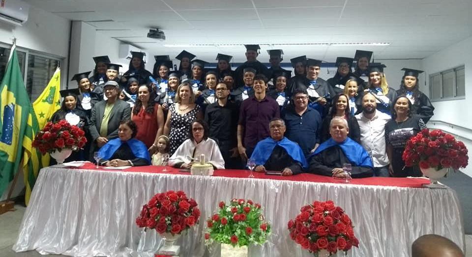 Outorga de Grau de 25 alunos do Curso de Licenciatura em Educação do Campo ocorreu em 30 de novembro de 2018 (Foto: Divulgação)