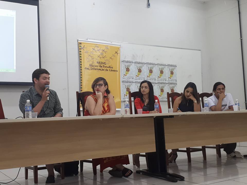 Mesa-redonda discutiu o Feminismo em Perpectiva de diversidade - Feminismo lésbico e transfeminismo (Foto - Gleys Lally Ramos/Divulgação)