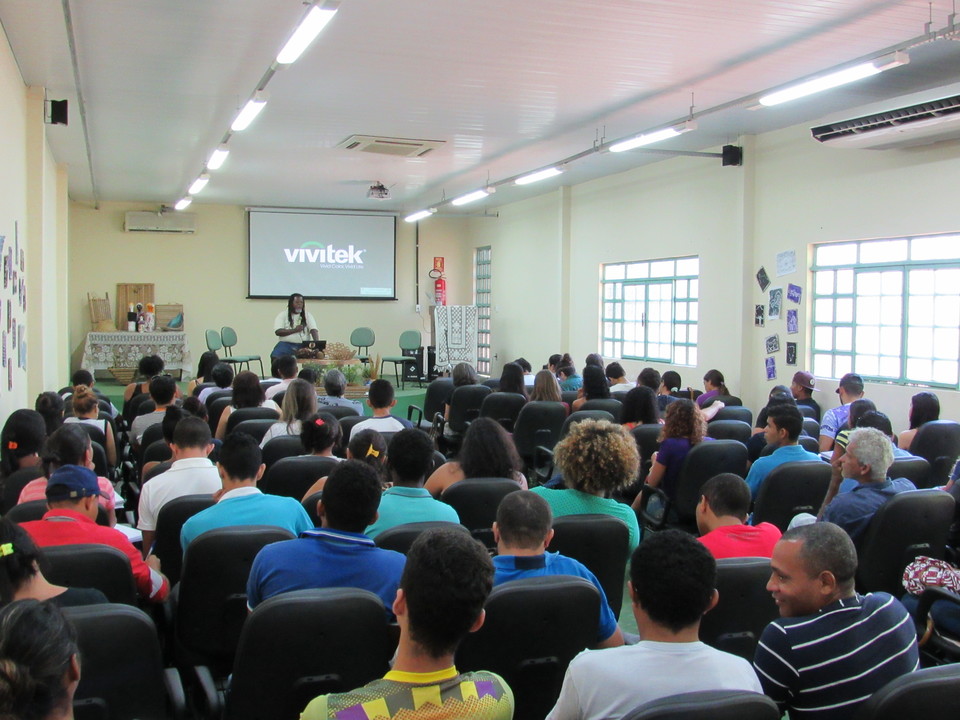 Momento da palestra sobre Identidade Cultural, com o professor João Batista de Jesus Félix (Foto: Giano Guimarães/Divulgação)