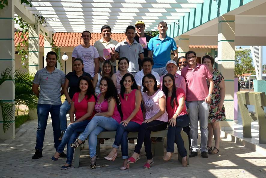 Servidores da UFT em Miracema em participação a campanha do Outubro Rosa. Foto_Euroffran da Silva.jpg
