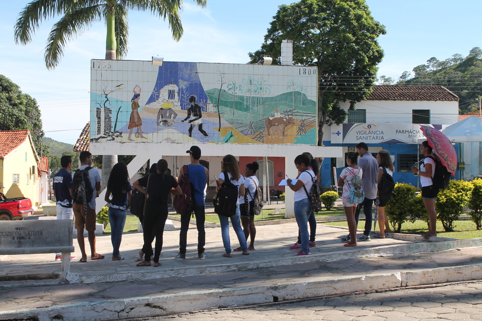 Estudantes calouros conheceram o Centro Histórico de Arraias, guiados pelos veteranos (Foto: Coordenação do Curso/Divulgação)