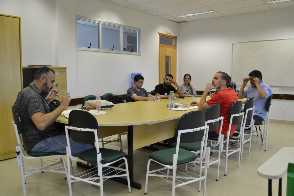 Minicurso debate a formação dos professores de filosofia no contexto da racionalidade instrumental (Foto: Paulo Teodoro/Dicom)