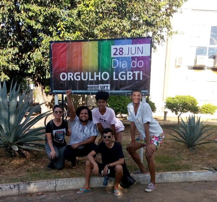 Polêmica nas escolas, questão LGBT ganha espaço em gibis e canais infantis  - 12/10/2019 - UOL TAB