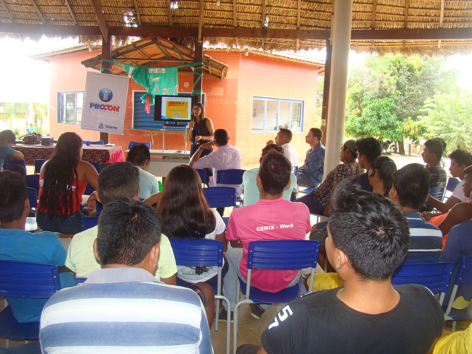 Palestra foi no Centro de Ensino Médio Indígena Xerente (Cemix-Warã), na reserva Xerente (Foto: Silvio Jaca/Divulgação)