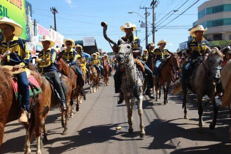 Cavalgada em Araguaína marca a forte presença da agropecuária na região (Foto: Divulgação Prefeitura de Araguaína)