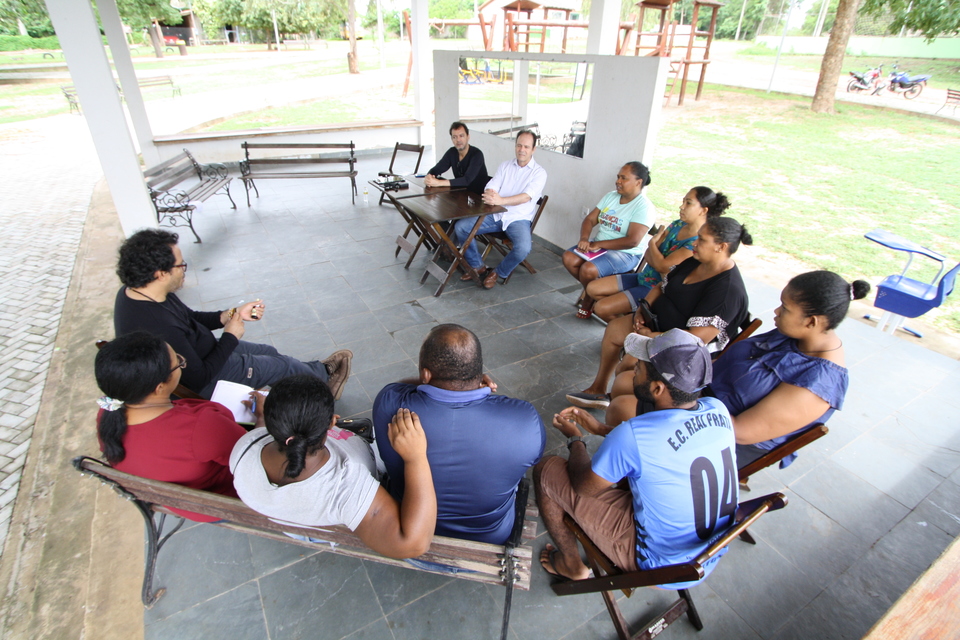 Roda de conversa na comunidade do Prata (Foto: Bianca Zanella/Sucom)