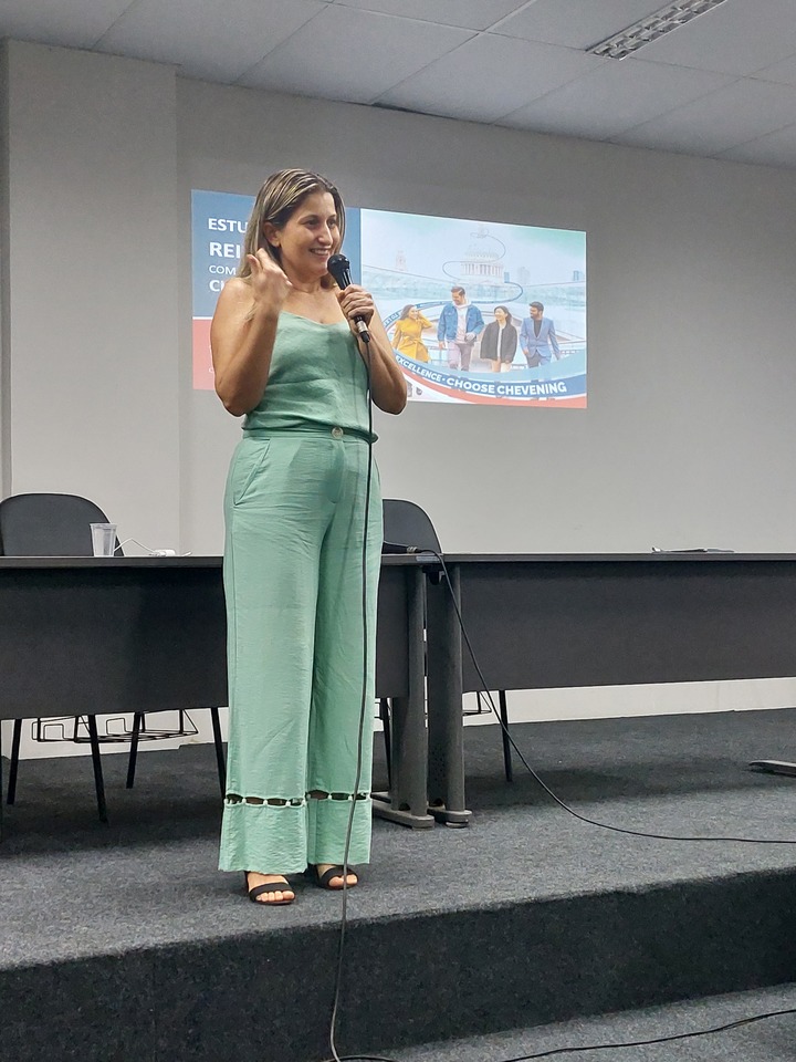 A coordenadora do Centro, Daniela Corcioli destaca que o principal objetivo do projeto é fomentar a inclusão linguística_Foto_Marco Túlio Câmara