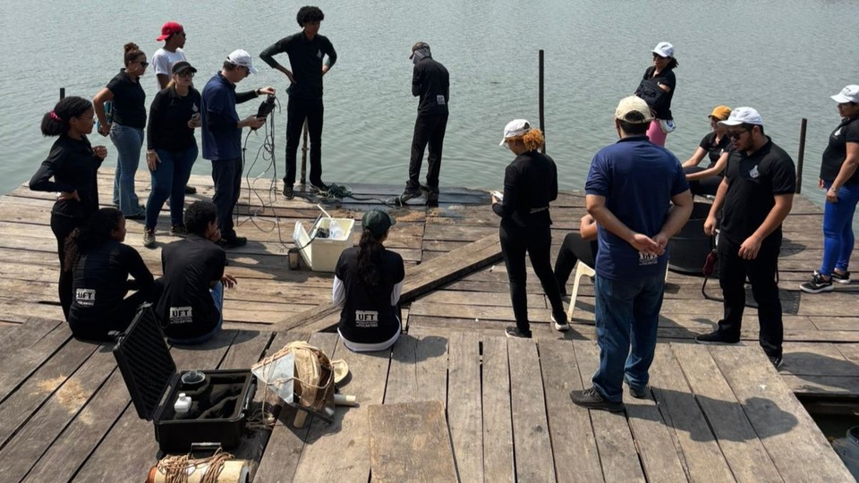 Treinamento prático em coleta de amostras ambientais fortalece ensino e integração na UFT