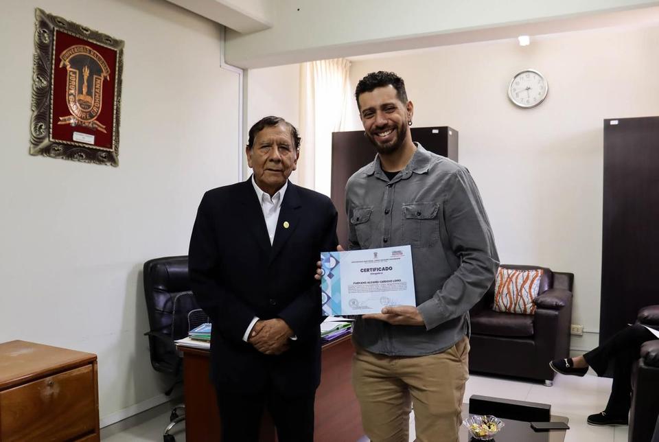 Professor do Câmpus de Porto Nacional ministra palestra sobre Ecologia Microbiana no Peru